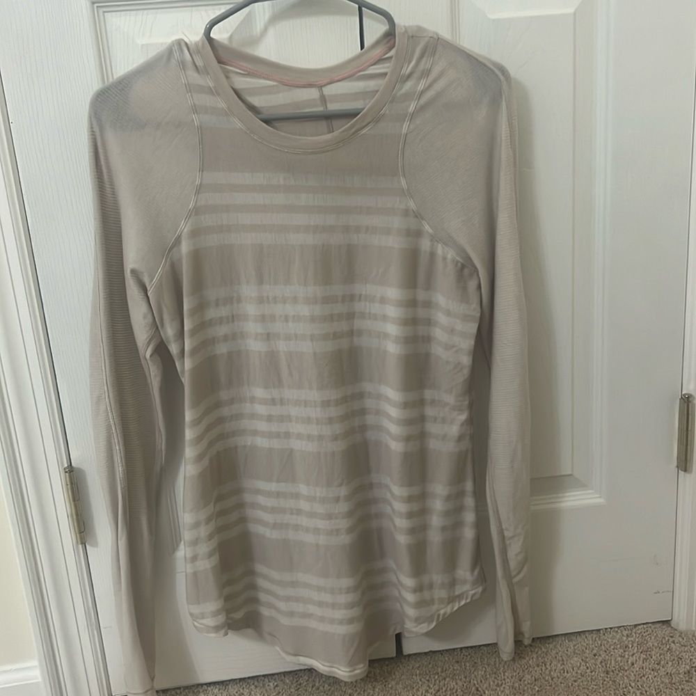 Lululemon top